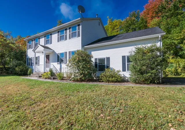 Photo 2 of Single family home for sale at 7 Emily Ln, Amherst, MA 01002 | MLS# 73588598 | Listing updated on 2026-10-12