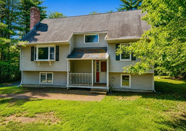 Photo 2 of Single family home for sale at 31 Pikes Hl Rd, Sterling, MA 01564 | MLS# 73565408 | Listing updated on 2026-09-21
