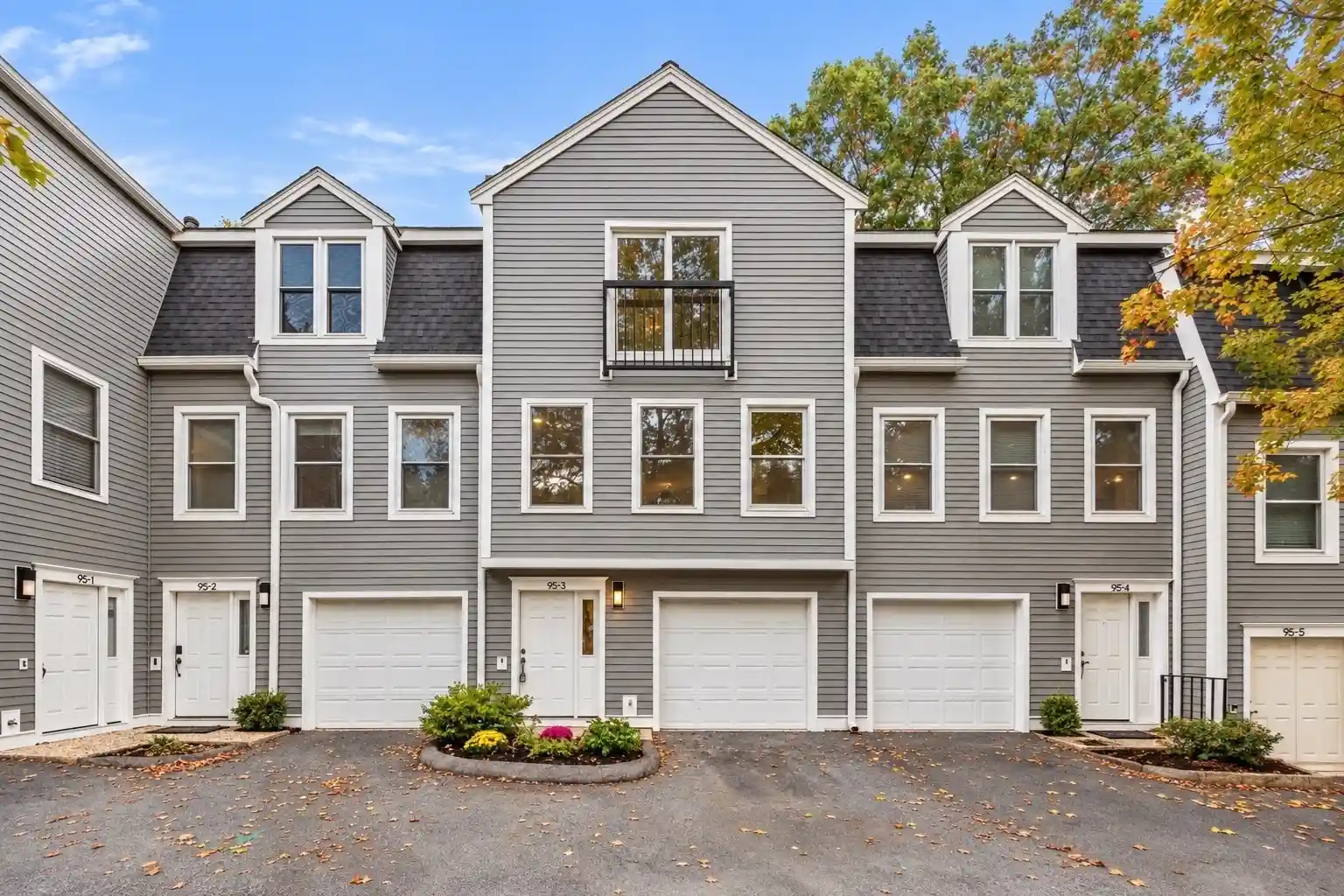 Listing Photo 1 - Condo for sale in 95 Anderer Ln located at 95 Anderer Ln, Newton, MA 02132 - Unit 95 Anderer Ln