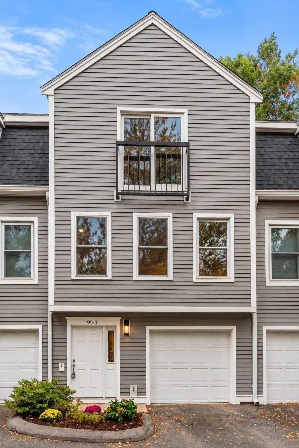 Listing Photo 2 - Condo for sale in 95 Anderer Ln located at 95 Anderer Ln, Newton, MA 02132 - Unit 95 Anderer Ln