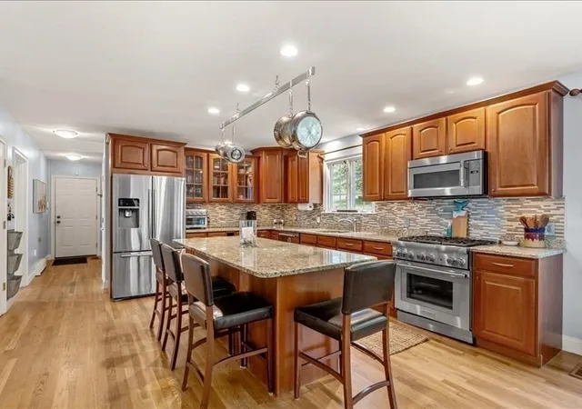 Photo 3 of Single family home for sale at 6 Eagle Rd, Marshfield, MA 02050 | MLS# 73574343 | Listing updated on 2026-09-13