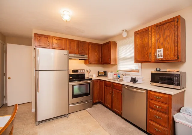 Listing Photo 4 - Condo for sale in building located at 627 Pulaski, Bellingham, MA 02019 - Unit #right