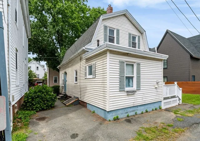 Photo 3 of Single family home for sale at 1 Randall St, Salem, MA 01970 | MLS# 73571668 | Listing updated on 2026-09-20