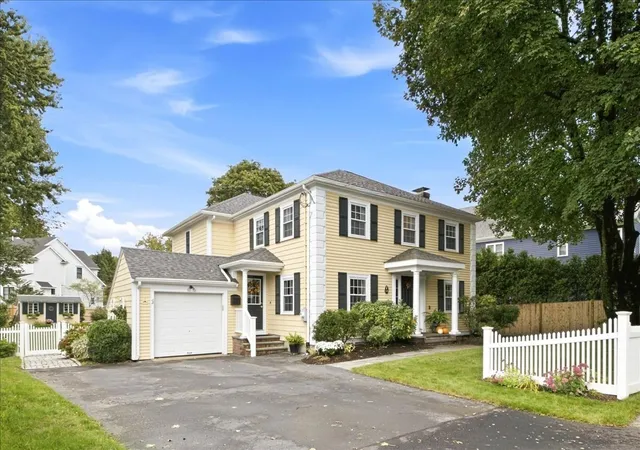 Photo 3 of Sale Pending at 520 Webster St, Needham Heights, MA 02494 | MLS# 73586710 | Listing updated on 2026-10-13