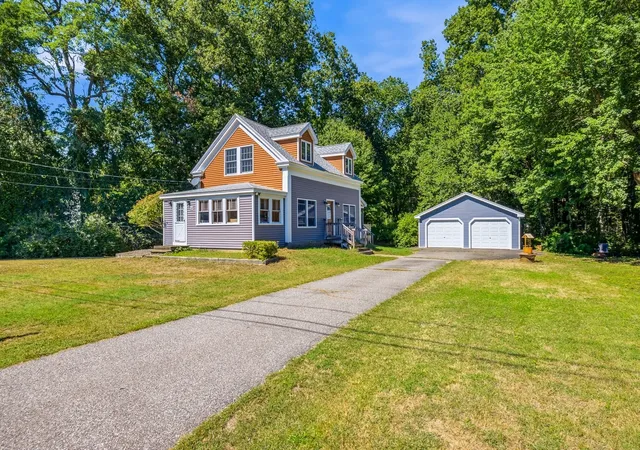 Photo 1 of Single family home for sale at 31 Pages Ln, Hampton Falls, NH 03844 | MLS# 73578886 | Listing updated on 2026-10-17
