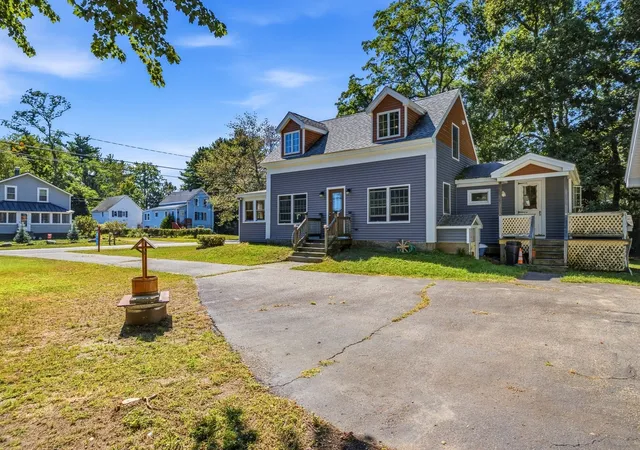 Photo 2 of Single family home for sale at 31 Pages Ln, Hampton Falls, NH 03844 | MLS# 73578886 | Listing updated on 2026-10-17