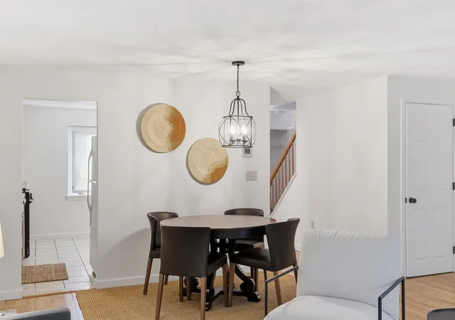 Listing Photo 3 - Condo for sale in building located at 4 Oak Ridge, Maynard, MA 01754 - Unit #1