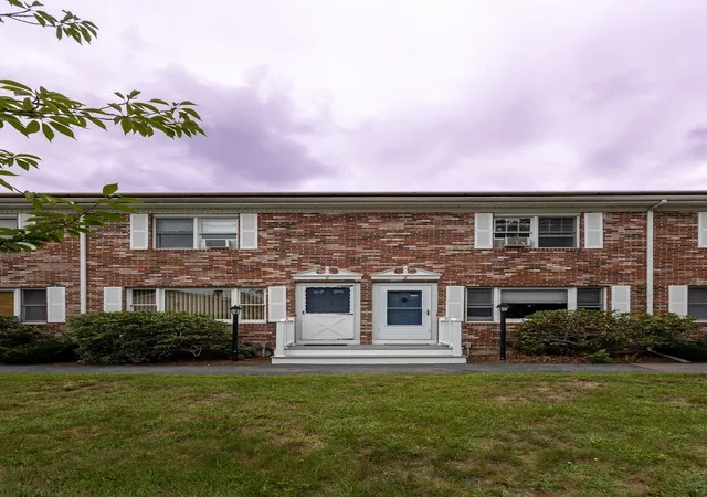 Photo 1 of Sale Pending at 6 Robins St #6, East Bridgewater, MA 02333 | MLS# 73574303 | Listing updated on 2026-09-29