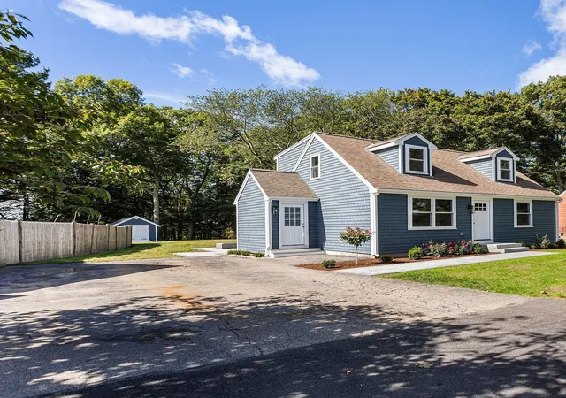 Single family home for sale at 101 High St, Norwell, MA 02061 | MLS# 73587592