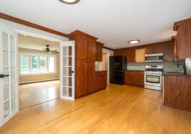 Photo 3 of Sale Pending at 3 Short St, Franklin, MA 02038 | MLS# 73575290 | Listing updated on 2026-09-16