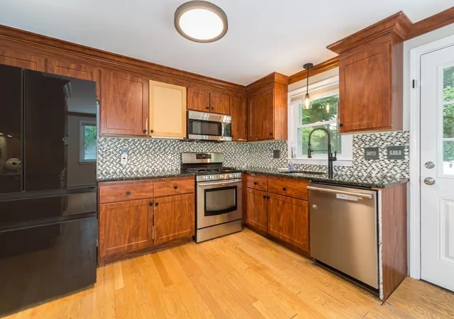 Photo 4 of Sale Pending at 3 Short St, Franklin, MA 02038 | MLS# 73575290 | Listing updated on 2026-09-16