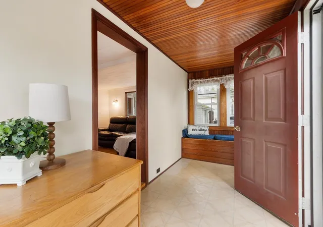 Photo 3 of Single family home for sale at 5 Branch St, Gardner, MA 01440 | MLS# 73571702 | Listing updated on 2026-10-07