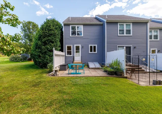 Photo 3 of Sale Pending at 391 Providence Rd #1, South Grafton, MA 01560 | MLS# 73572443 | Listing updated on 2026-09-19