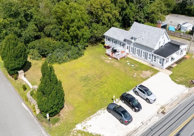 Photo 3 of House for sale at 595 Main St, Acushnet, MA 02743 | MLS# 73572988 | Listing updated on 2026-09-14