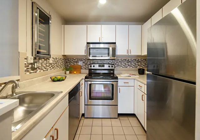 Photo 4 of Sale Pending at 193 Oak St #205E, Newton Upper Falls, MA 02464 | MLS# 73574216 | Listing updated on 2026-09-25