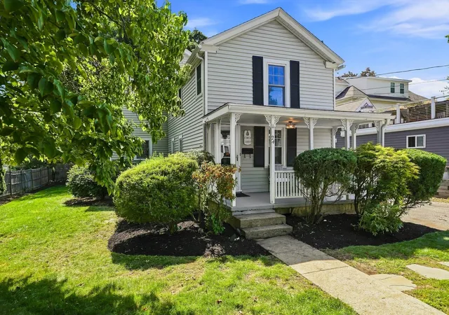 Photo 1 of Single family home for sale at 24 Richardson St, Winchester, MA 01890 | MLS# 73571480 | Listing updated on 2026-09-07