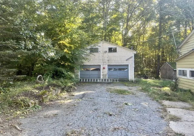 Photo 3 of Single family home for sale at 2 Woodland Ln, Spencer, MA 01562 | MLS# 73571618 | Listing updated on 2026-09-18