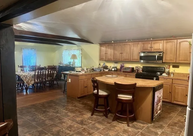 Photo 4 of Single family home for sale at 2 Woodland Ln, Spencer, MA 01562 | MLS# 73571618 | Listing updated on 2026-09-18