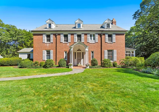 Photo 1 of Single family home for sale at 8 Oakmount Cir, Lexington, MA 02420 | MLS# 73579127 | Listing updated on 2026-10-23