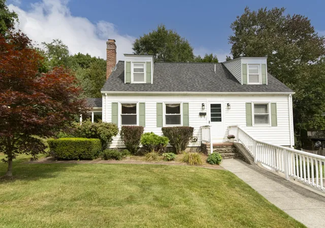 Photo 1 of Sale Pending at 10 Farview Ave, Shrewsbury, MA 01545 | MLS# 73574785 | Listing updated on 2026-09-29