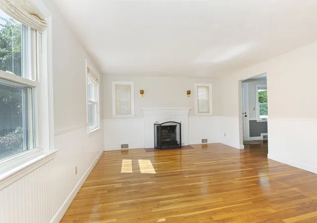 Photo 4 of Sale Pending at 10 Farview Ave, Shrewsbury, MA 01545 | MLS# 73574785 | Listing updated on 2026-09-29