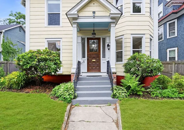 Photo 3 of Single family home for sale at 30 Beechwood Ave, Springfield, MA 01108 | MLS# 73573476 | Listing updated on 2026-09-12
