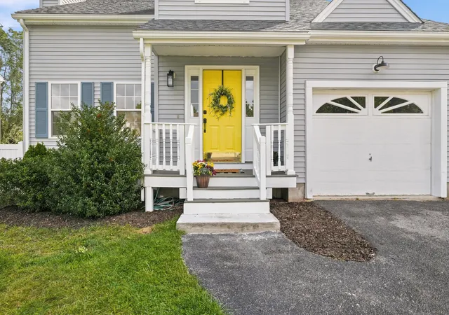 Photo 2 of Single family home for sale at 9 Derby Ln, Franklin, MA 02038 | MLS# 73573757 | Listing updated on 2026-09-17