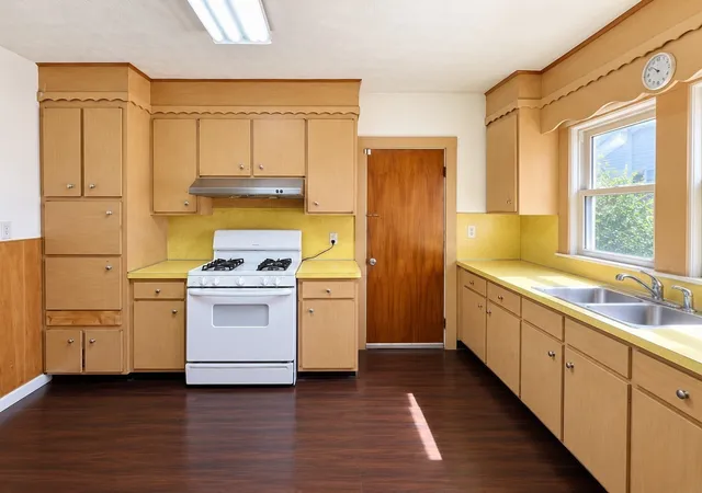 Listing Photo 4 - Condo for sale in building located at 85-87 Wolcott St, Malden, MA 02148
