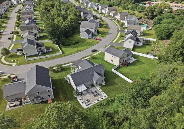 Photo 3 of Single family home for sale at 33 Skyview Dr, Millbury, MA 01527 | MLS# 73575922 | Listing updated on 2026-09-15