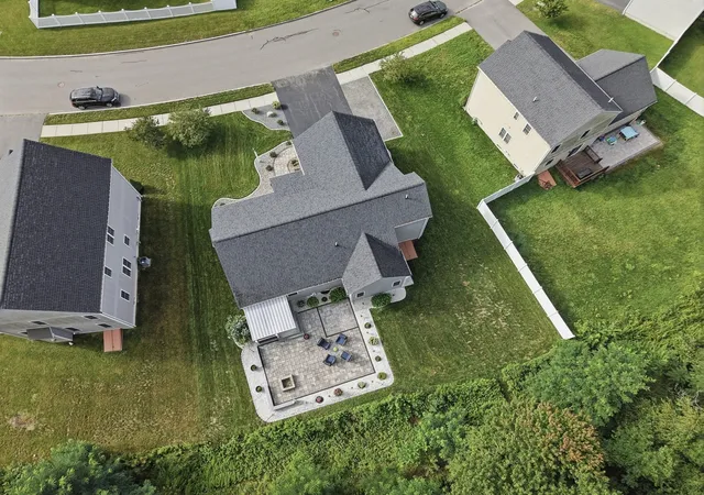 Photo 4 of Single family home for sale at 33 Skyview Dr, Millbury, MA 01527 | MLS# 73575922 | Listing updated on 2026-09-15