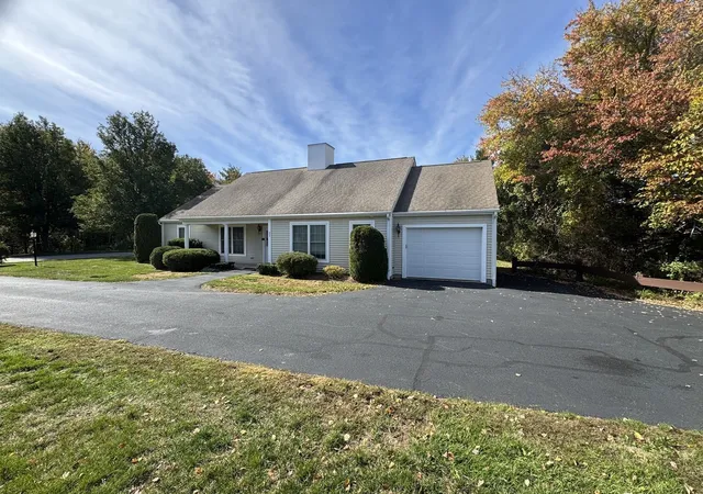 Photo 2 of Single family home for sale at 31 Dunbar Dr, North Easton, MA 02356 | MLS# 73589486 | Listing updated on 2026-10-16