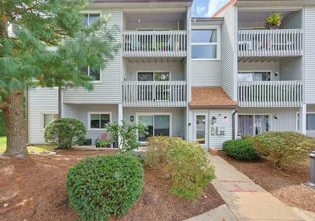 Photo 1 of Condo for sale at 805 Franklin Xing Rd #5, Franklin, MA 02038 | MLS# 73575025 | Listing updated on 2026-09-14