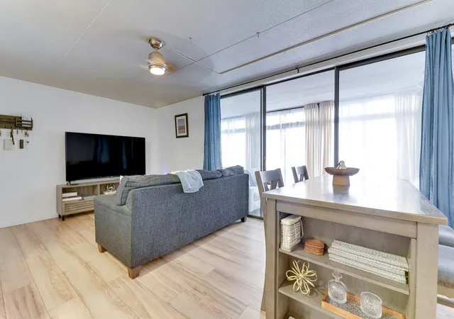 Photo 4 of Sale Pending at 17 Skyline Dr #4, Braintree, MA 02184 | MLS# 73576117 | Listing updated on 2026-09-20