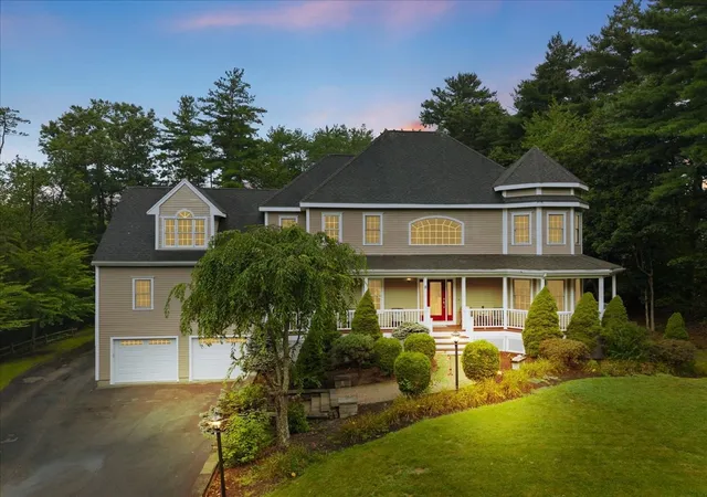 Photo 2 of Single family home for sale at 8 Rockmeadow Dr, East Bridgewater, MA 02333 | MLS# 73573952 | Listing updated on 2026-09-13