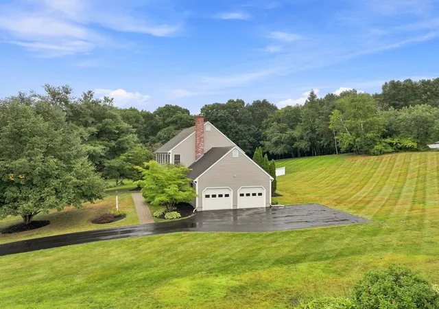 Photo 4 of Sale Pending at 207 French Farm Rd, North Andover, MA 01845 | MLS# 73574703 | Listing updated on 2026-09-15