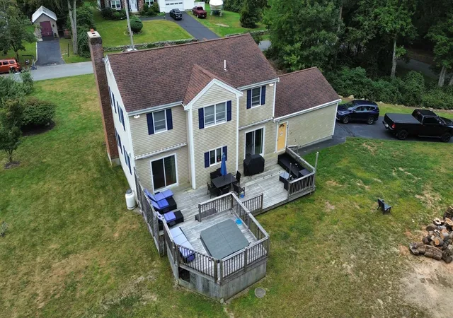 Photo 3 of Sale Pending at 37 Rhode Is Ave, North Dartmouth, MA 02747 | MLS# 73581984 | Listing updated on 2026-10-27