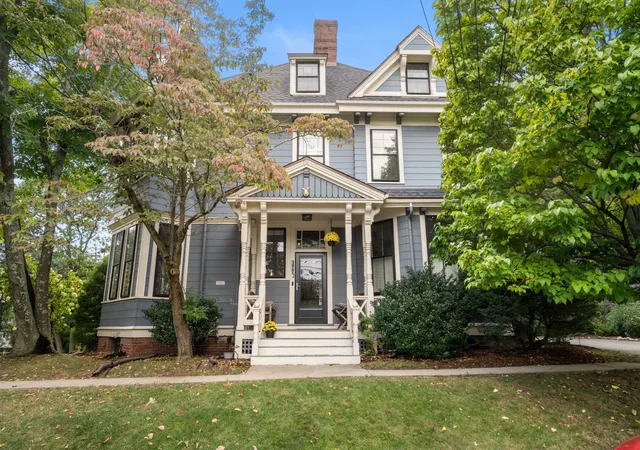 Photo 2 of Condo for sale at 105 Pleasant St #2, Arlington, MA 02476 | MLS# 73574177 | Listing updated on 2026-10-07