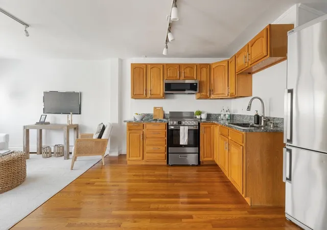 Listing Photo 5 - Condo for sale in building located at 348 Franklin St, Cambridge, MA 02139 - Unit #3A