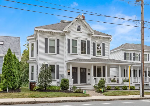 Photo 2 of Condo for sale at 176 Elm St #2, Amesbury, MA 01913 | MLS# 73573143 | Listing updated on 2026-09-12