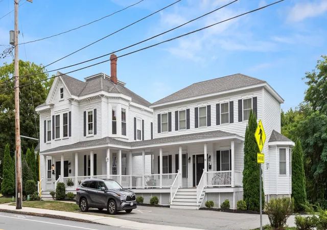 Listing Photo 4 - Condo for sale in building located at 176 Elm St, Amesbury, MA 01913 - Unit #2