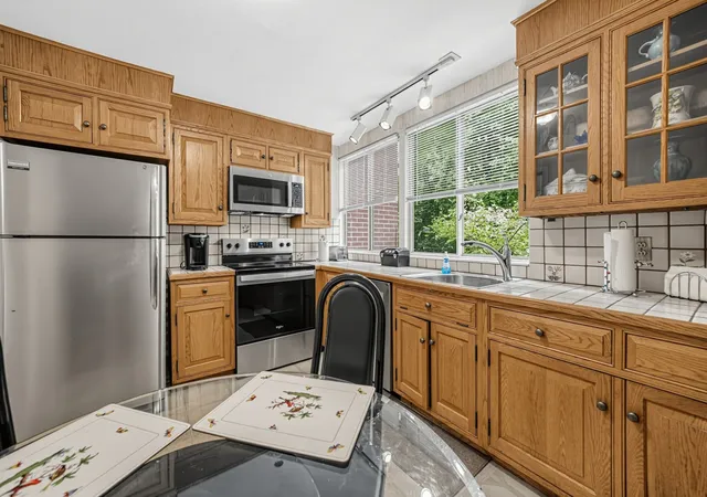 Photo 3 of Sale Pending at 5 Longwood Dr #205, Andover, MA 01810 | MLS# 73558642 | Listing updated on 2026-09-29