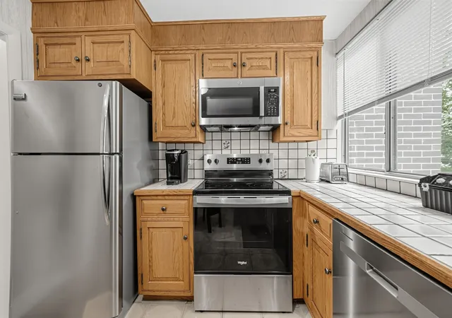 Photo 4 of Sale Pending at 5 Longwood Dr #205, Andover, MA 01810 | MLS# 73558642 | Listing updated on 2026-09-29