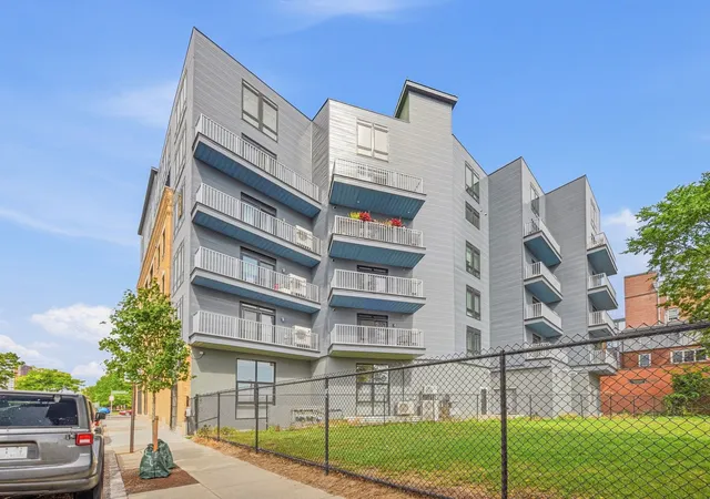 Photo 2 of Condo for sale at 1950 Washington St #3F, Boston, MA 02118 | MLS# 73581128 | Listing updated on 2026-09-29