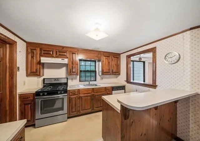 Photo 4 of Sale Pending at 33 French Ave, Braintree, MA 02184 | MLS# 73575189 | Listing updated on 2026-09-29