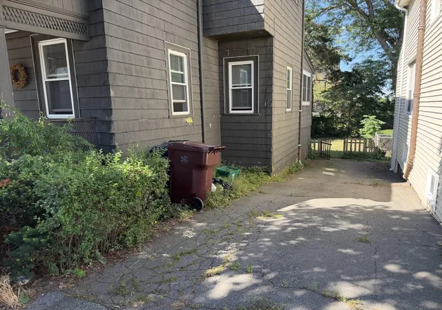 Photo 3 of Single family home for sale at 143 Bell Rock, Everett, MA 02149 | MLS# 73570492 | Listing updated on 2026-10-08