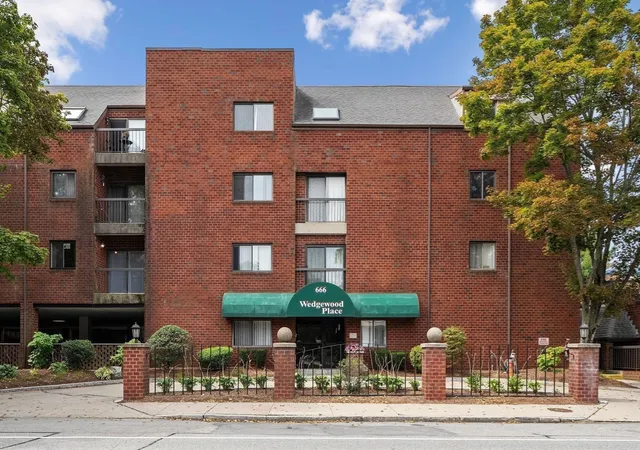 Photo 2 of Condo for sale at 666 Main St #310, Winchester, MA 01890 | MLS# 73575558 | Listing updated on 2026-09-18
