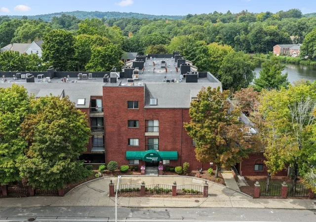 Photo 3 of Condo for sale at 666 Main St #310, Winchester, MA 01890 | MLS# 73575558 | Listing updated on 2026-09-18