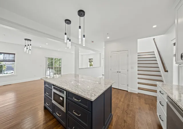 Listing Photo 5 - Condo for sale in building located at 248 Presidents Ln, Quincy, MA 02169 - Unit #6