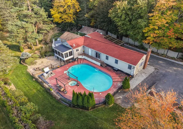 Photo 1 of Single family home for sale at 126 Brattle St, Holden, MA 01520 | MLS# 73587491 | Listing updated on 2026-10-14