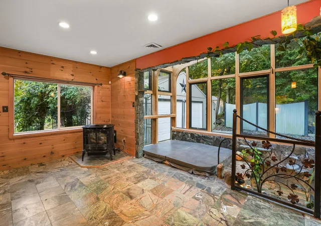Photo 3 of Single family home for sale at 126 Brattle St, Holden, MA 01520 | MLS# 73587491 | Listing updated on 2026-10-14